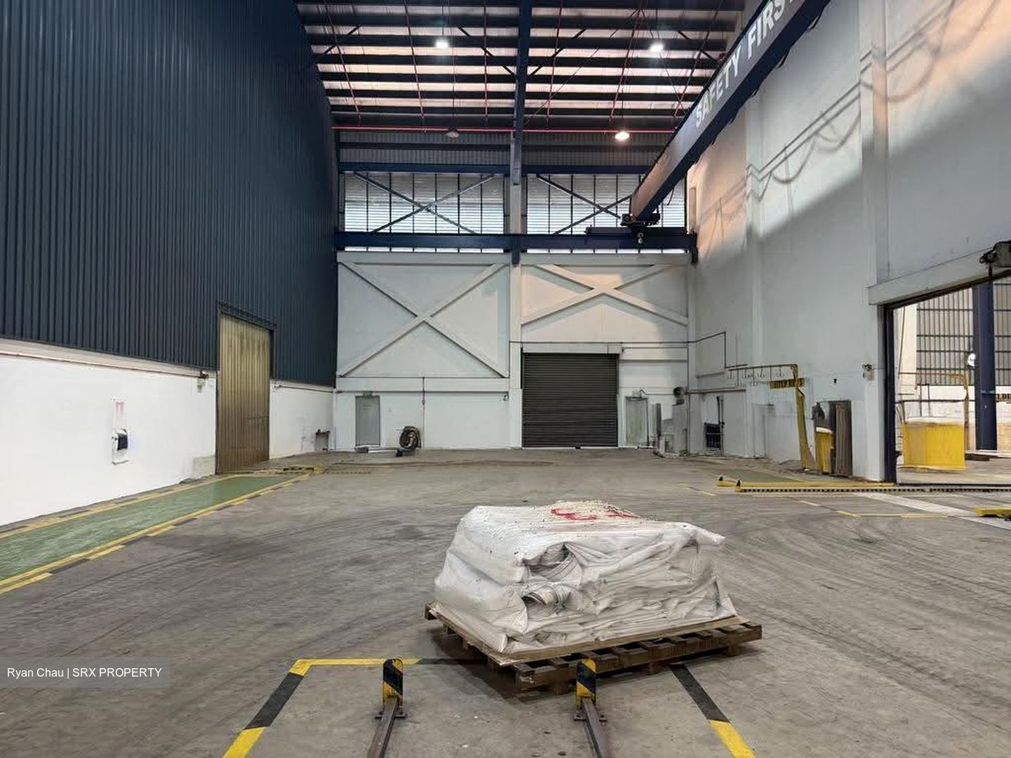 Pandan Road (D22), Factory #633854901
